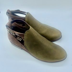 Naot Kamsin Bordeaux  Size 40